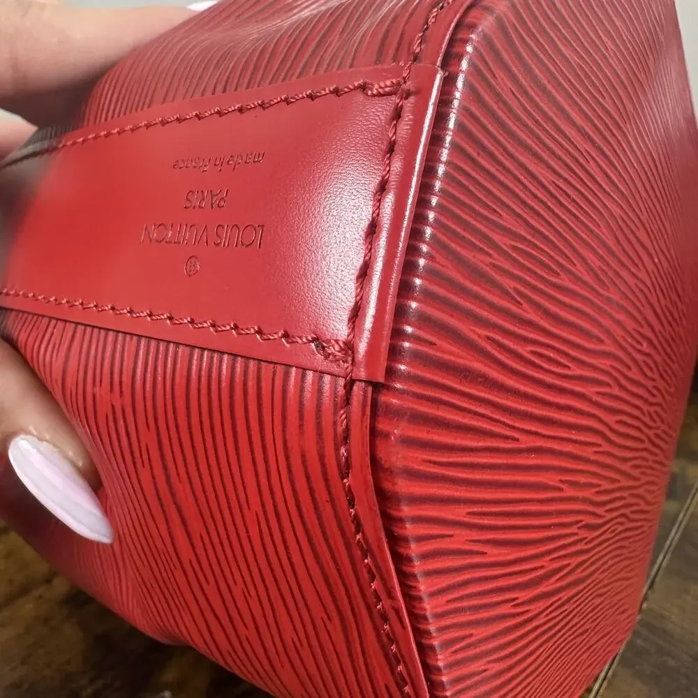 Louis Vuitton Vintage Bucket Crossbody Bag Womens Small Red Epi Leather France
